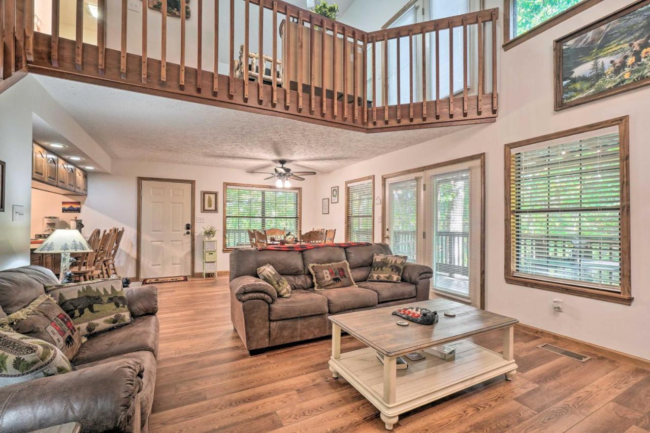 Picturesque Pigeon Forge Cabin With Mountain Views Εξωτερικό φωτογραφία